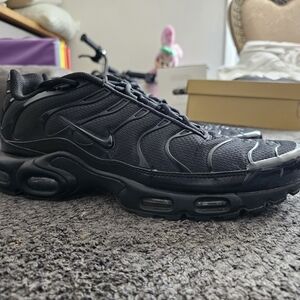 Nike Men's Black Sneakers